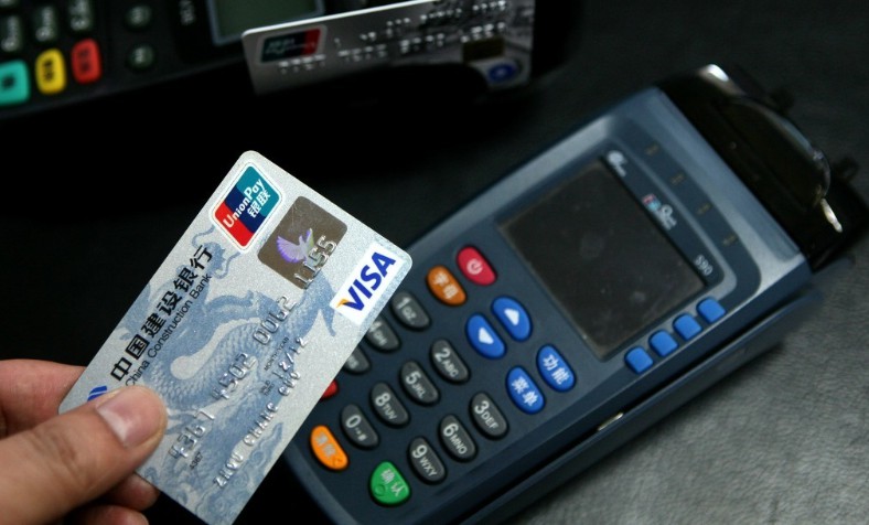 都是使用正規POS機養卡，有人額度10萬，有人卻只有10塊！ 