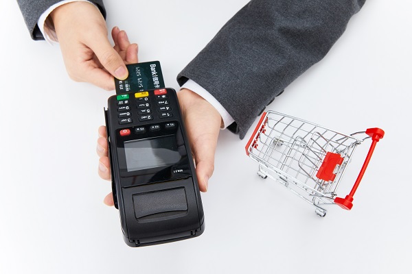 選擇一臺(tái)正規(guī)POS機(jī)辦理的四大標(biāo)準(zhǔn) 